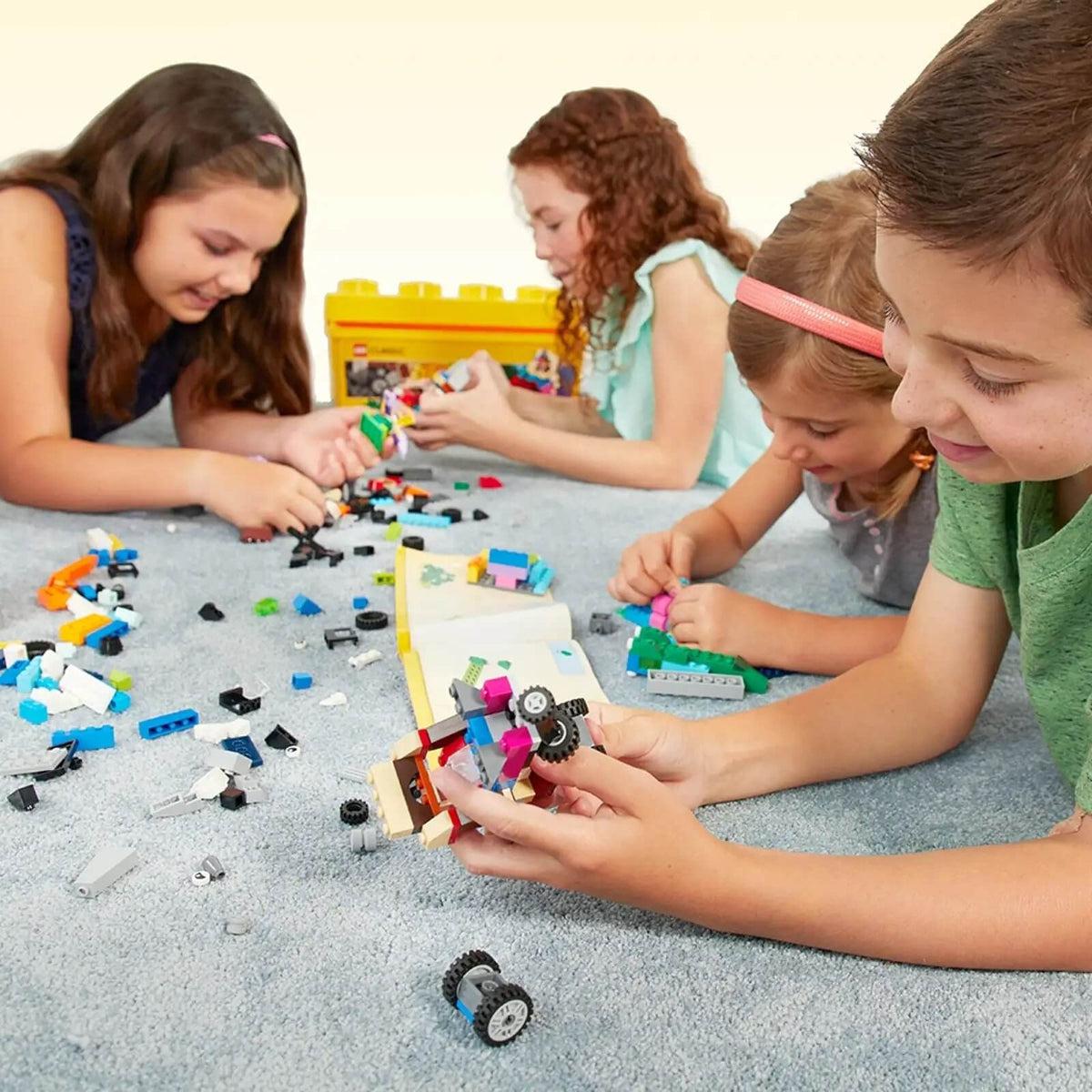LEGO Medium Creative Brick Box (484 pcs.)