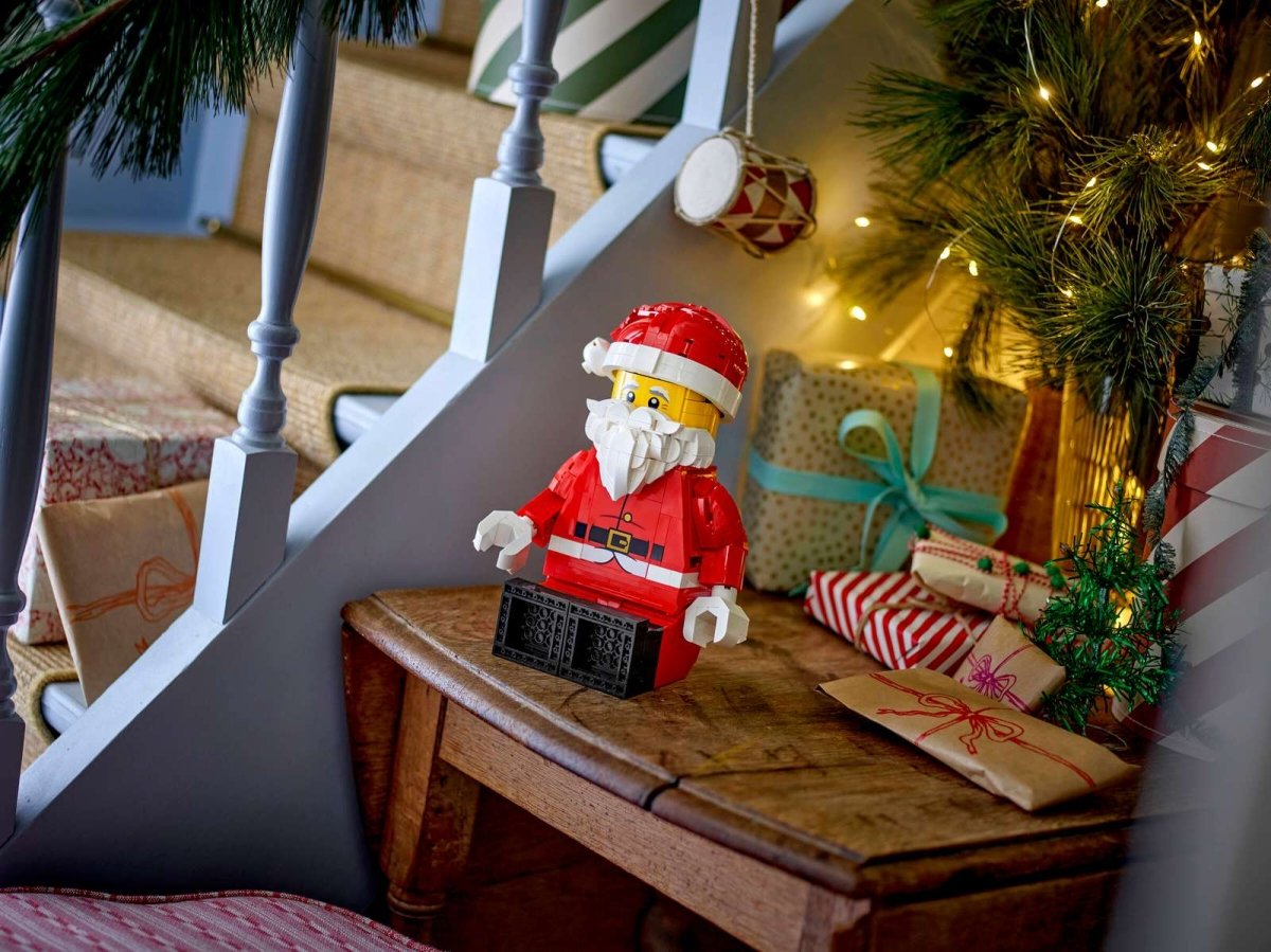 Giant Santa Claus Figure - LEGO®